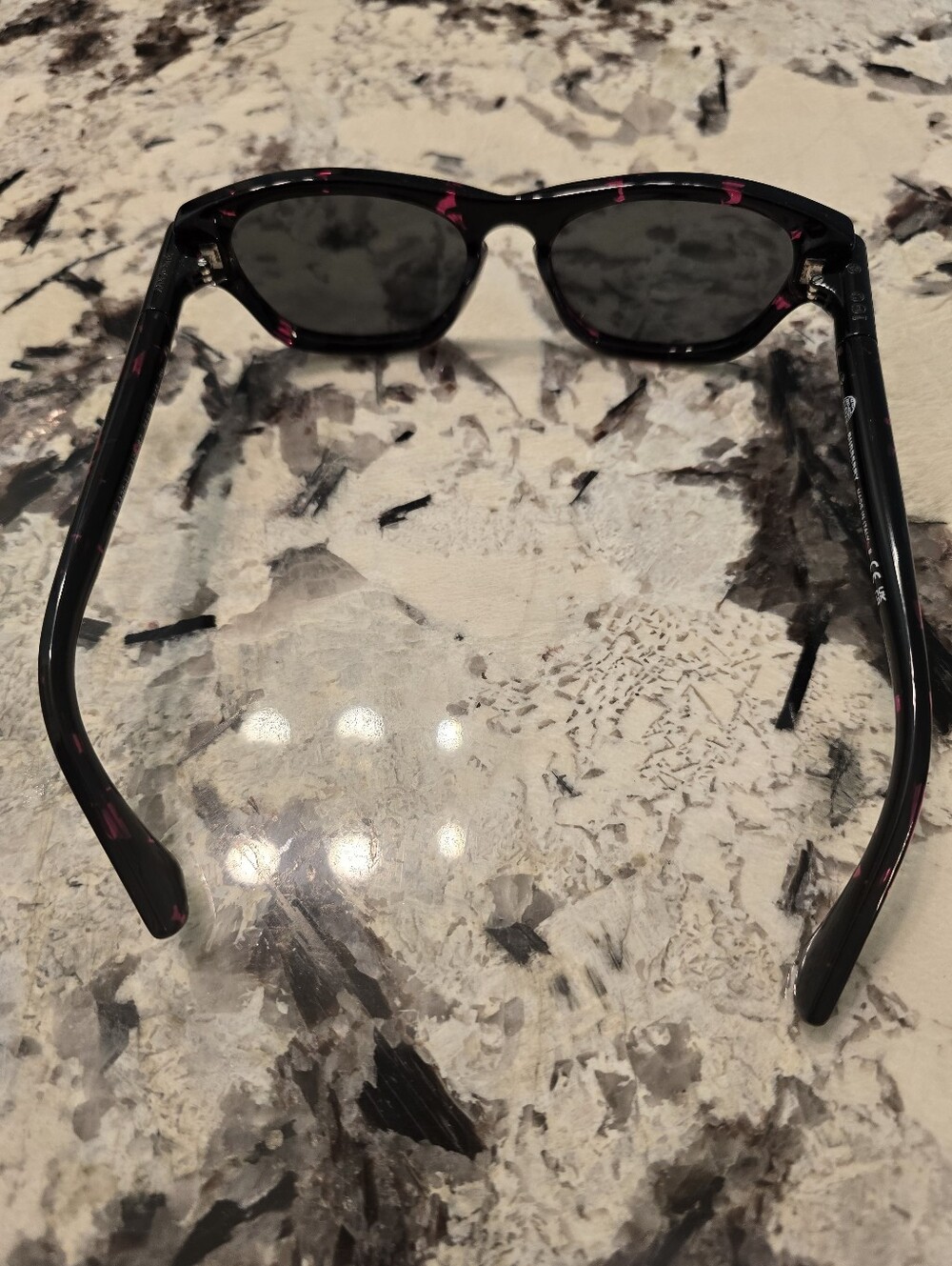 Burberry 55mm Pillow Sunglasses – Black/Dark Grey New In Box - Picture 4 of 8